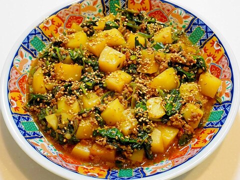 じゃがいもとほうれん草のピリ辛中華炒め